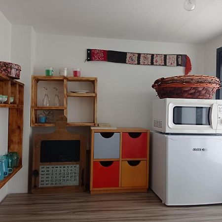 New! Great Location! Vibrant Downtown, Talpiot Market, Flea Market, Carmel Beach, Close To Everywhere Lägenhet Haifa Exteriör bild