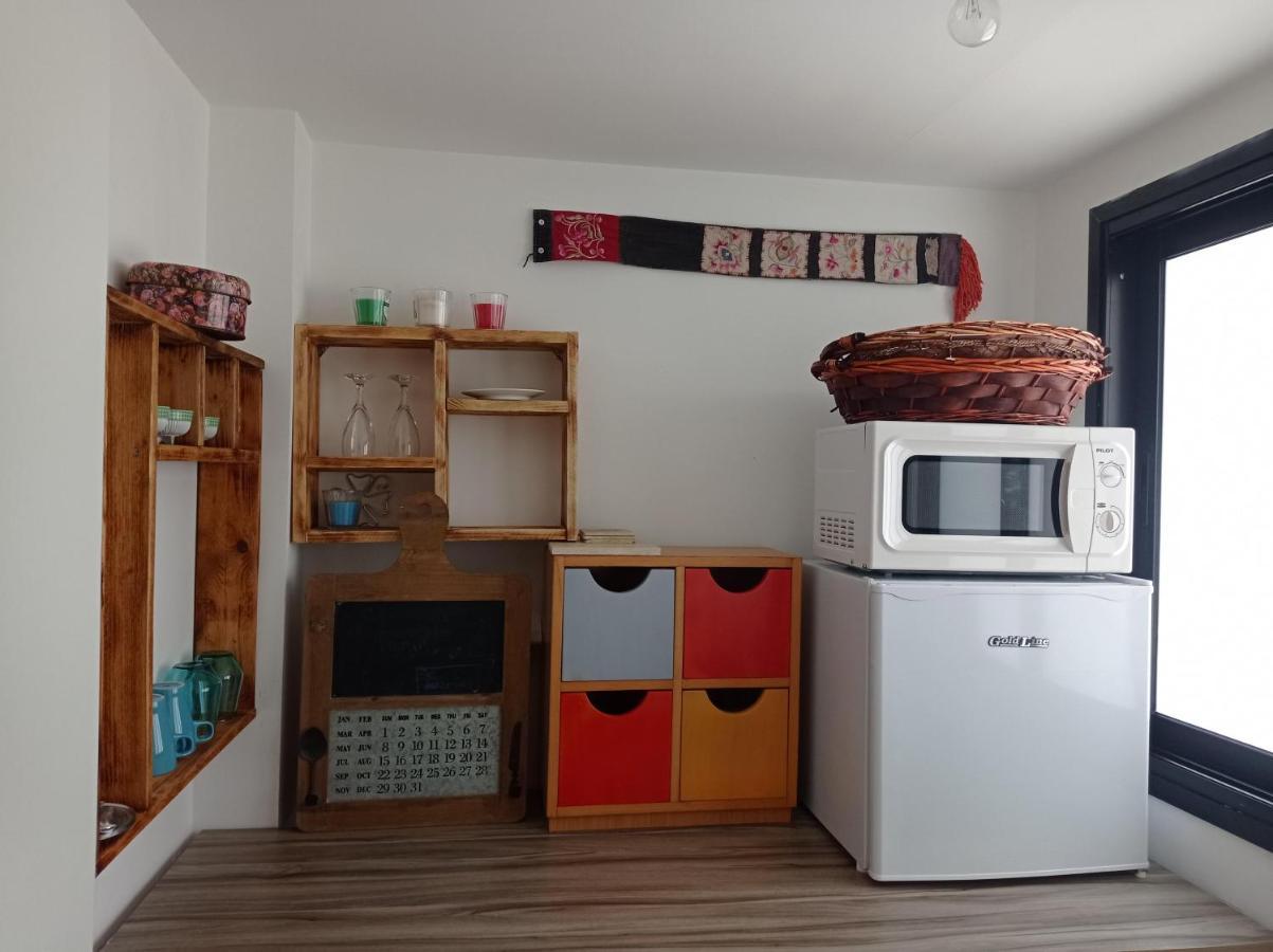 New! Great Location! Vibrant Downtown, Talpiot Market, Flea Market, Carmel Beach, Close To Everywhere Lägenhet Haifa Exteriör bild